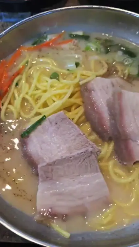 고기 국수의 클로즈업 샷