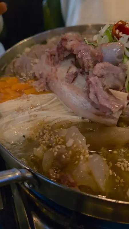 보글보글 끓는 스지전골