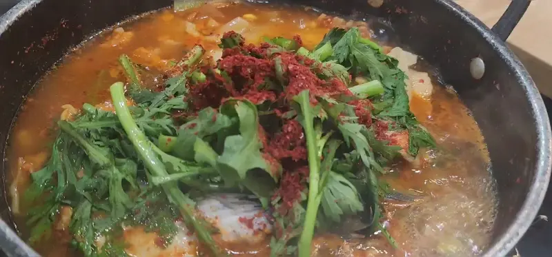 보글보글 끓는 매운탕