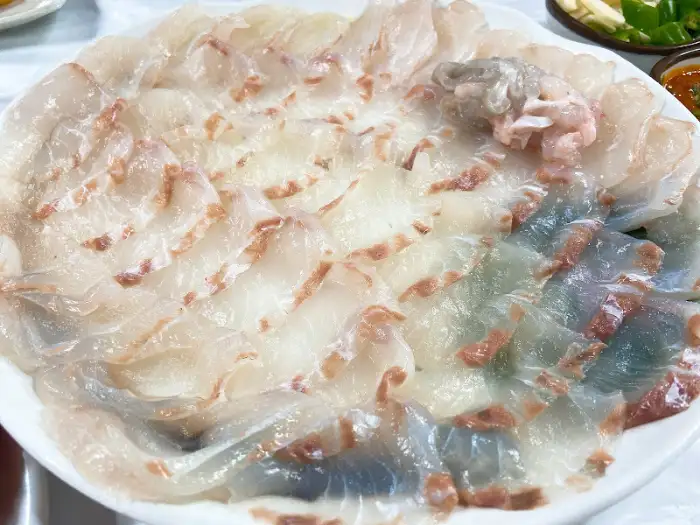 주문 즉시 쪄낸 듯 신선한 상태의 모듬회