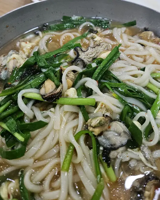 의성 우미담 칼국수 국물