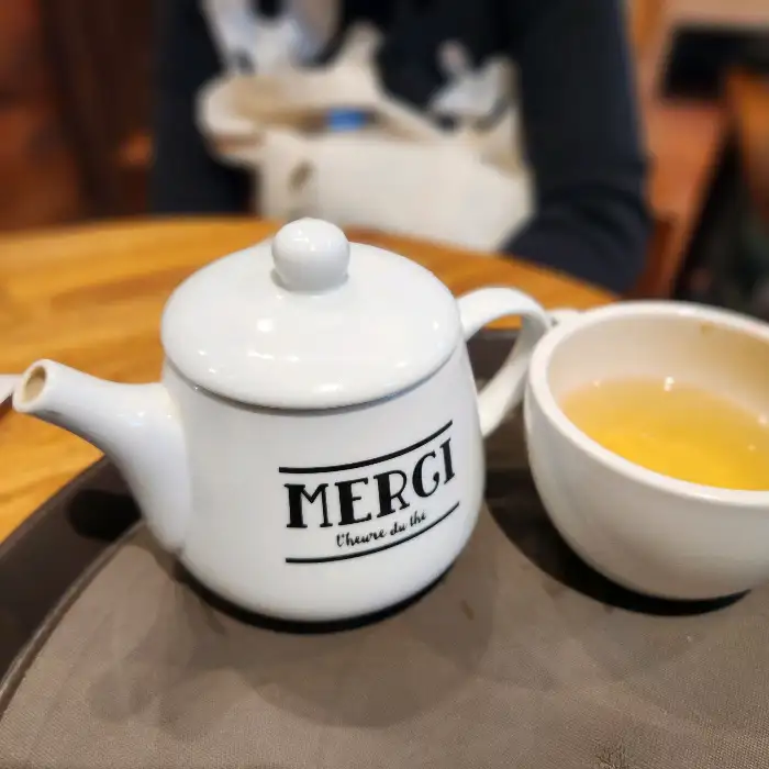 차와 컵