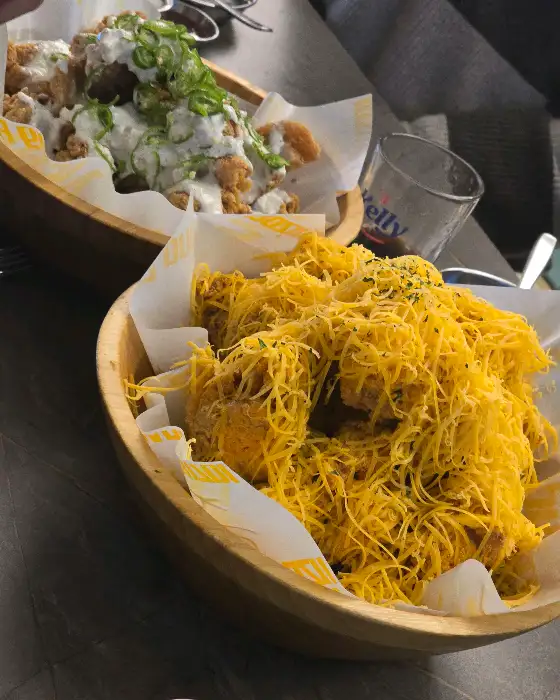 치즈 치킨과 다른 메뉴