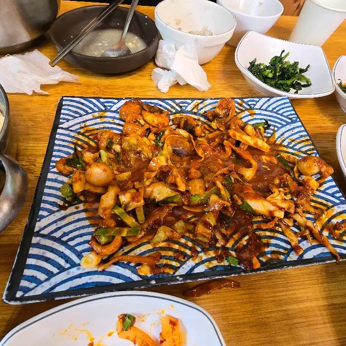 푸짐한 쭈꾸미볶음