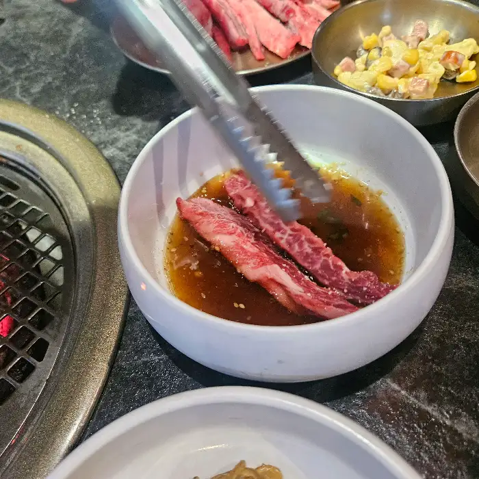 양념에 재워진 고기