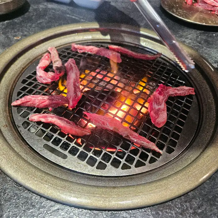 숯불 위 갈비살
