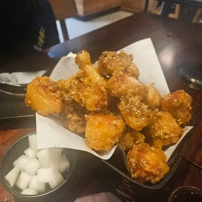 바삭한 치킨 조각들
