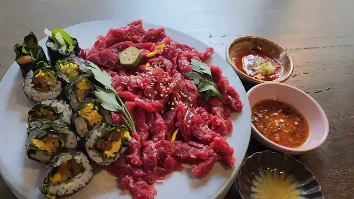 육회 김밥