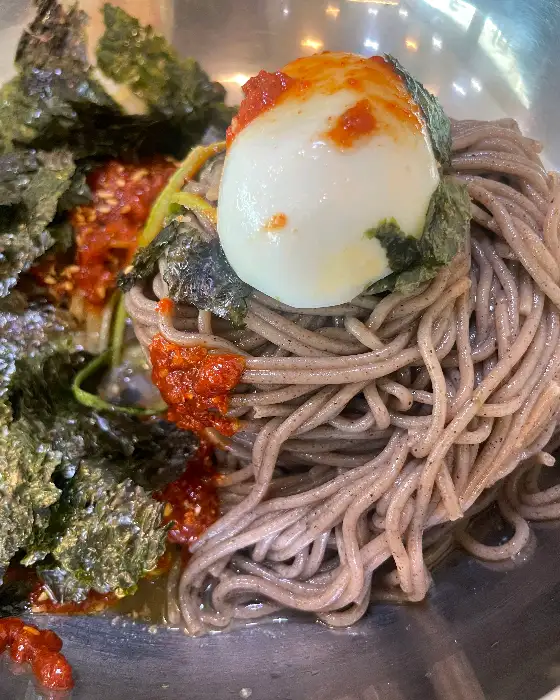 매콤달콤한 비빔막국수