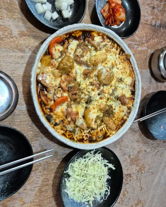 찜닭과 함께 나온 반찬들