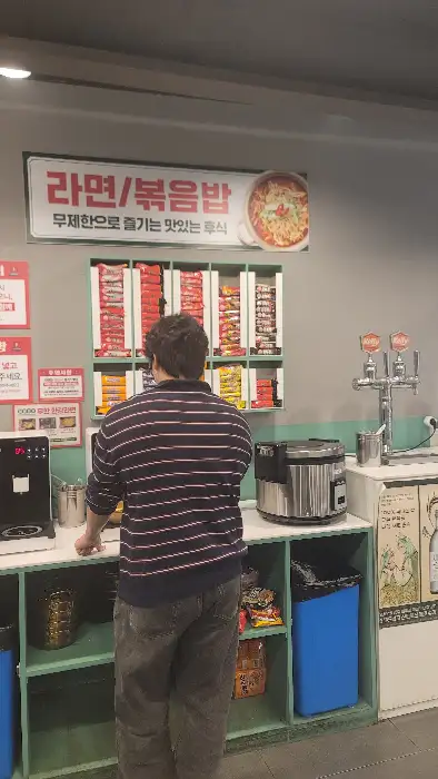 라면과 볶음밥 코너