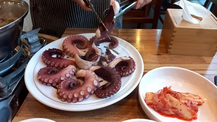 신선한 문어 요리