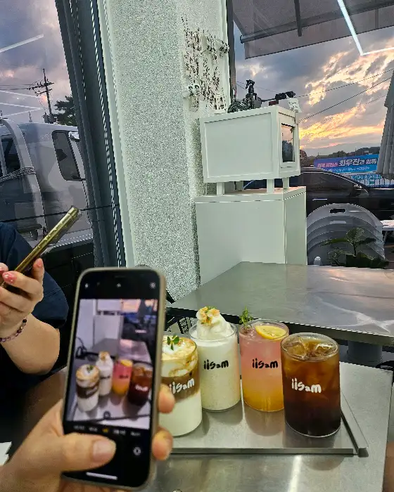 이삼 메뉴 사진 - 다양한 음료 사진