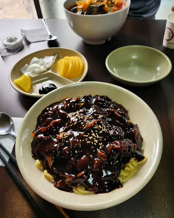 짜장면, 단무지, 양파