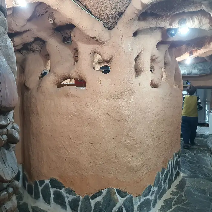 산청 우렁쌈밥 식당 내부 인테리어