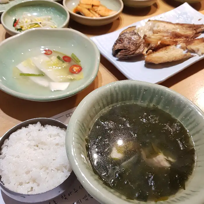 생선구이와 밥, 국