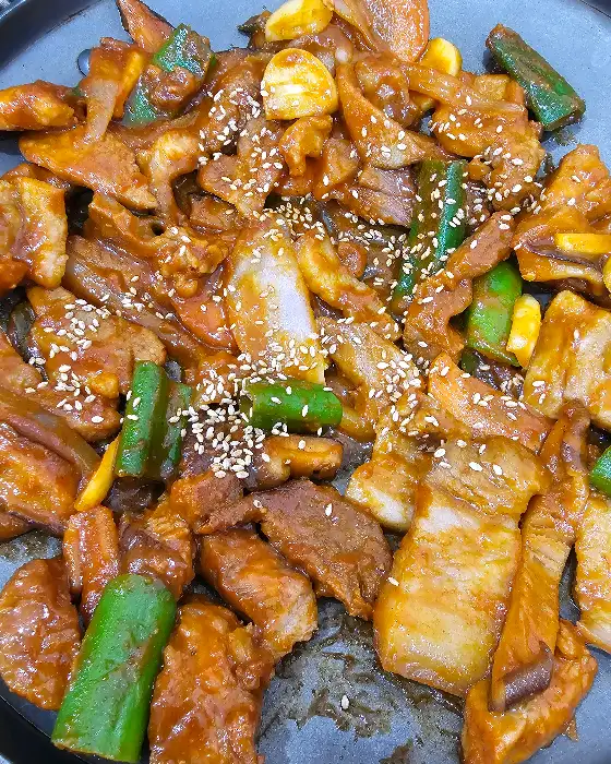 김치찌개 속의 건더기들