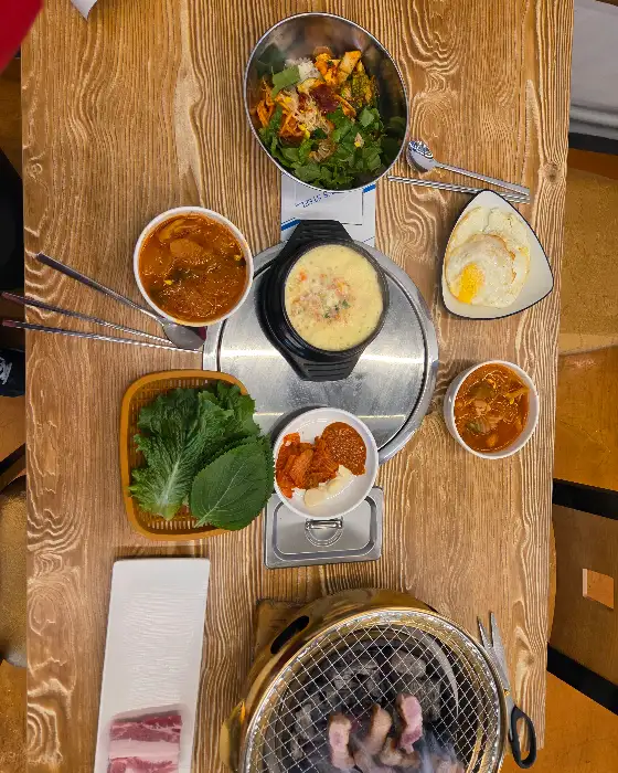 다양한 곁들임 메뉴