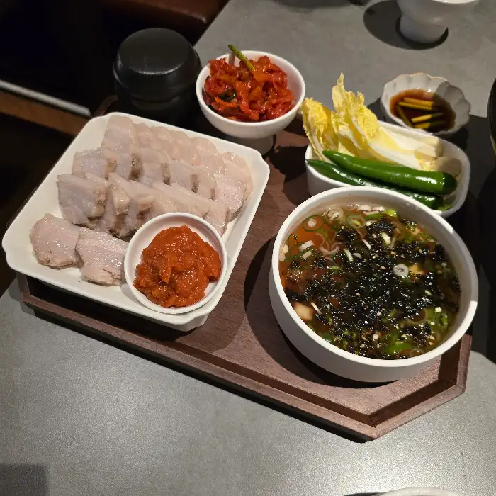 항정수육 한 상 차림