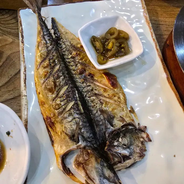 잘 익은 묵은지와 고등어의 조합