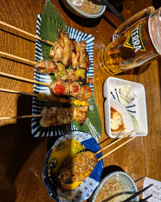 돈마호크 파스타와 꼬치 메뉴