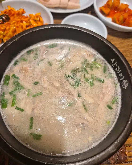 기본 돼지국밥
