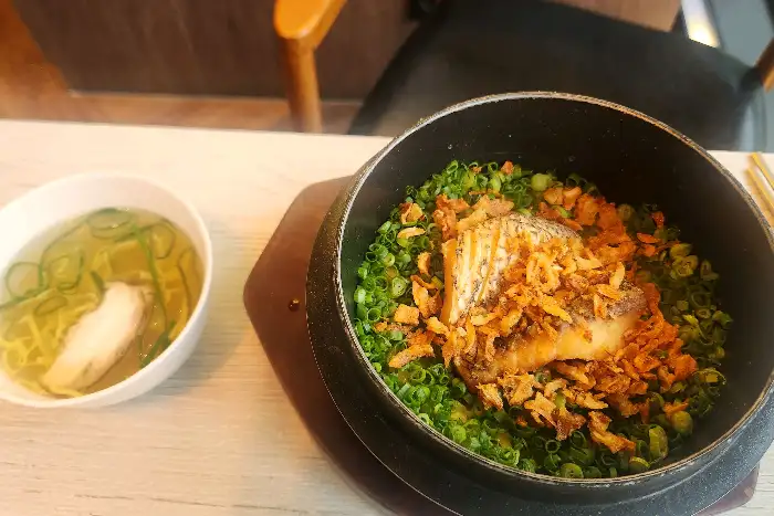 한암동 조선 도미 솥밥