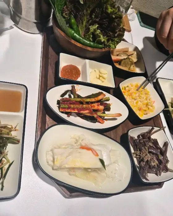 다양하게 준비된 밑반찬들