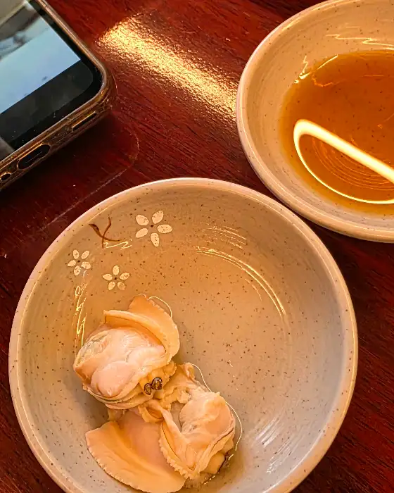 담겨 있는 백합 조개