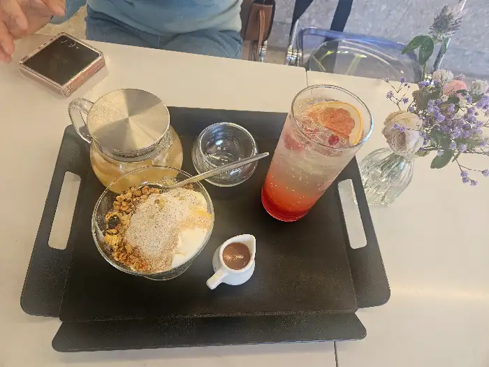 FOR ME 연어 샌드위치와 베이글, 음료