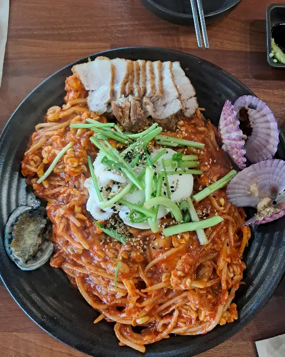 왕돌해물찜 수육