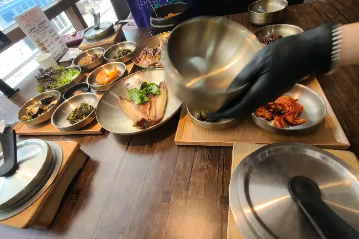 테이블에 차려진 한상차림