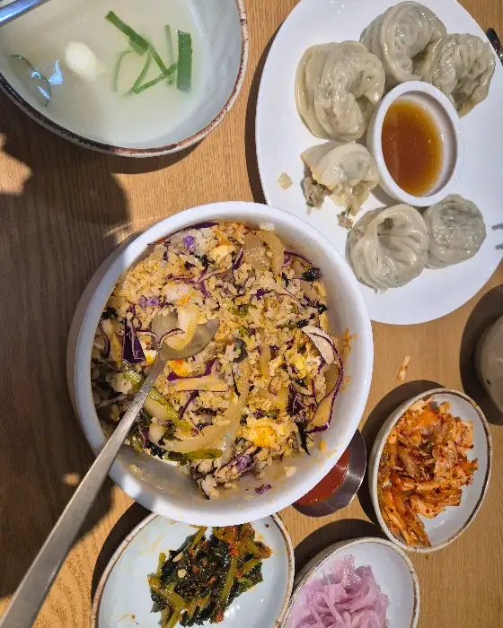 황생가칼국수 만두와 비빔칼국수