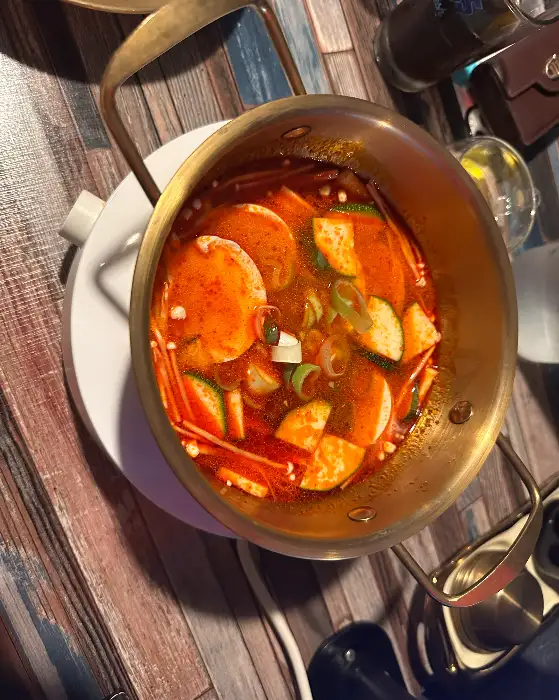 보글보글 끓고 있는 순두부찌개