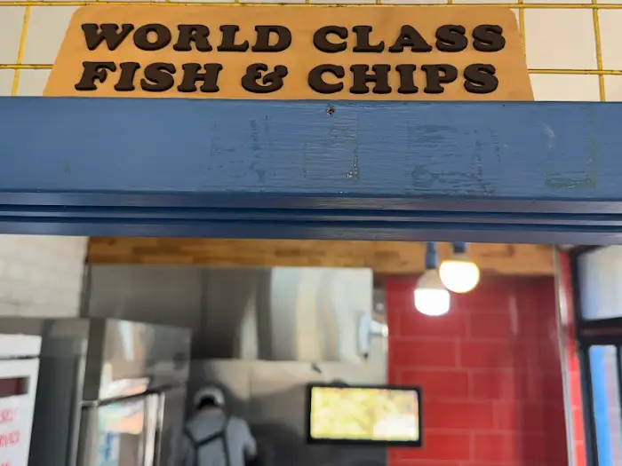 WORLD CLASS FISH & CHIPS 간판