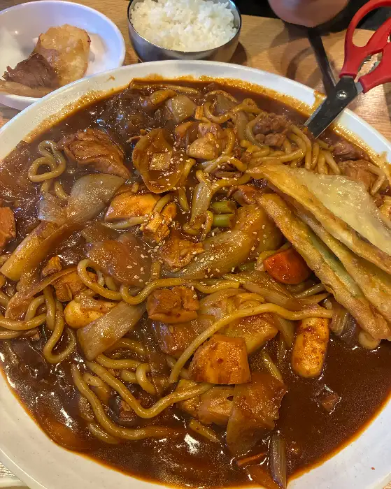 납작만두와 찜닭의 환상 궁합