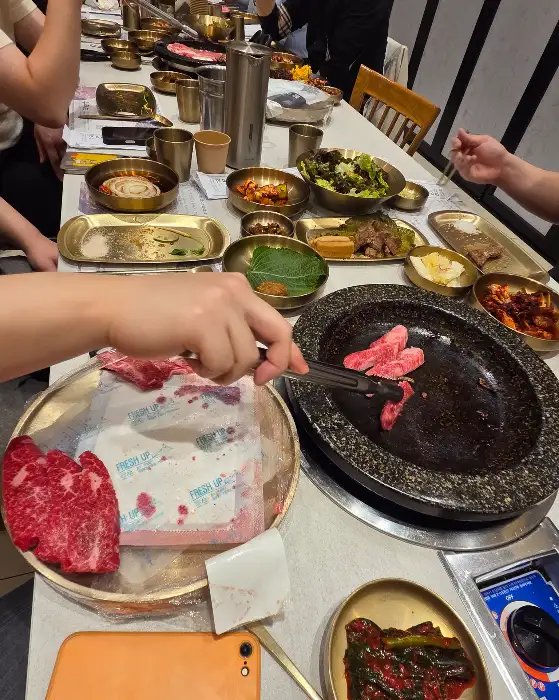 정갈하게 차려진 기본 반찬들