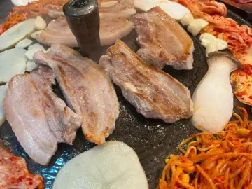 경기광주 직장인 점심 맛집, 육즙 가득 갈비살과 시원한 김치말이 국수