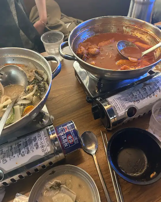 따뜻한 국물이 일품인 전골 요리