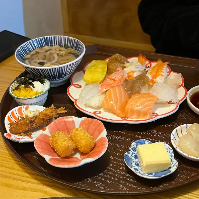모듬초밥 세트
