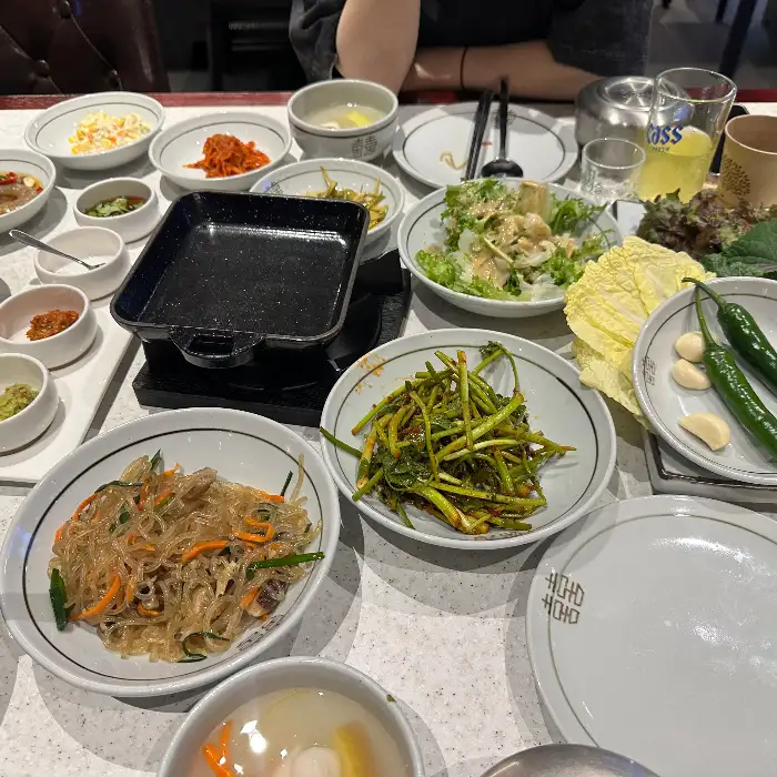 다양한 메뉴가 준비된 묵힘