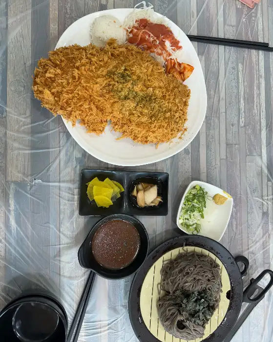 푸짐한 옛날 돈까스 한상차림
