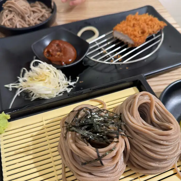 돈까스와 곁들여 먹는 소바
