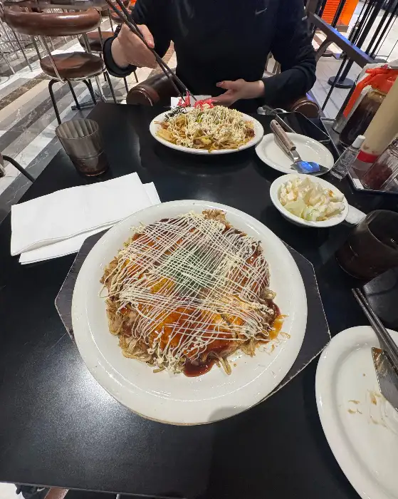 테이블 위에서 즐기는 철판 요리
