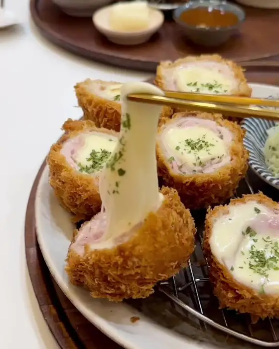 늘어나는 치즈 돈까스