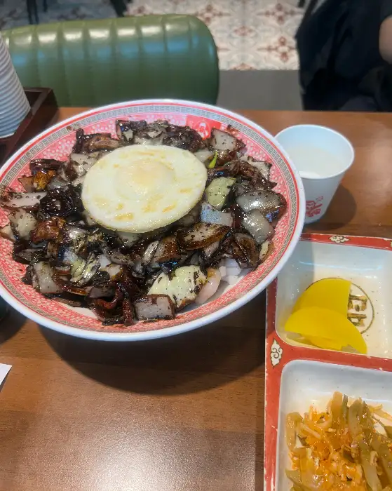 계란 프라이 올라간 간짜장