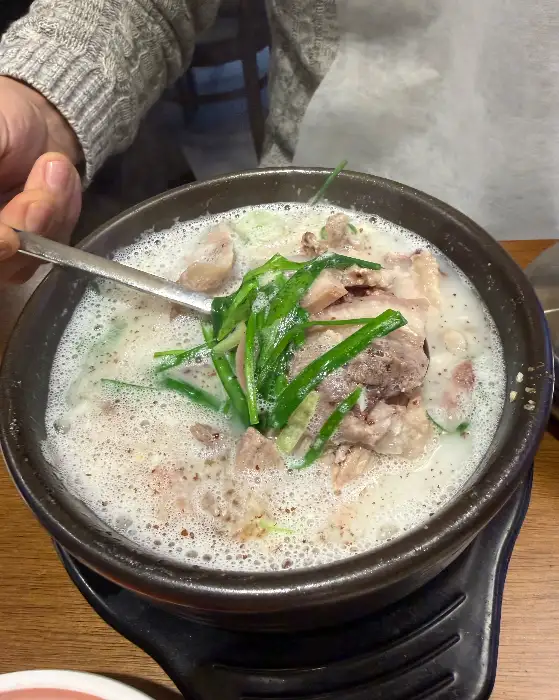 알찬 속을 자랑하는 이북식 만두