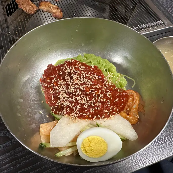 비빔냉면