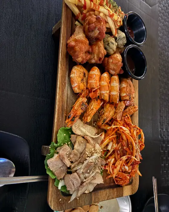잘 차려진 안주 구성