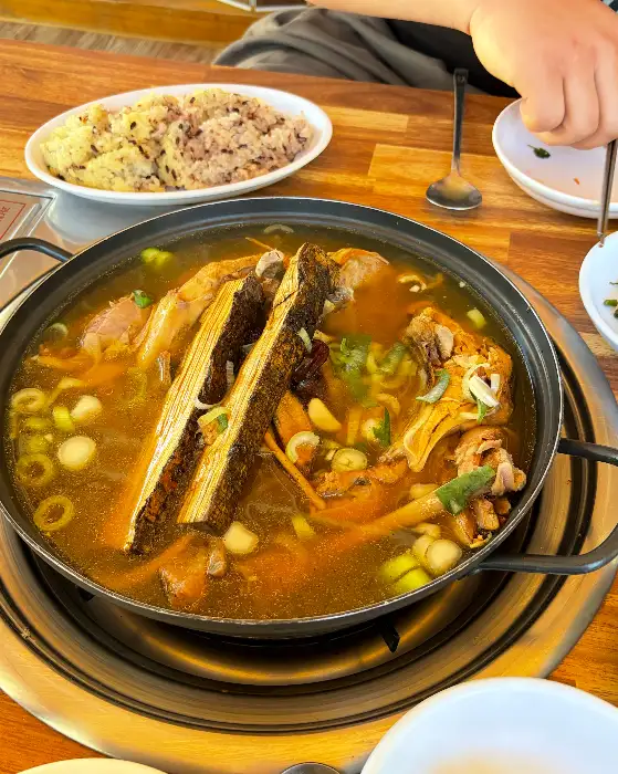 능이백숙 등장
